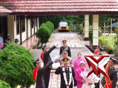 Pelepasan Wisuda Purnabakti Personil Polsek Ujan Mas - PoliceTube