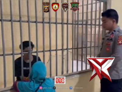 ANGGOTA PIKET TAHANAN MELAKSANAKAN JAM BESUK (SM7) ?