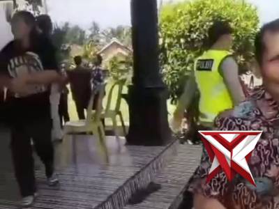 POLRES MUSI RAWAS AMANKAN IBADAH DI GEREJA ST.KATARINA KEC PURWODADI - PoliceTube