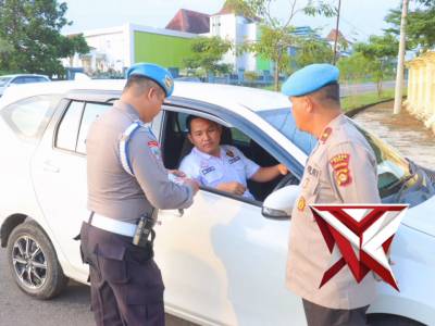 Sipropam melakukan pengecekan kendaraan R2 dan R4 personil polres pali - PoliceTube