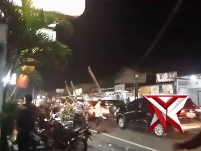 Membantu kelancaran arus lalu lintas