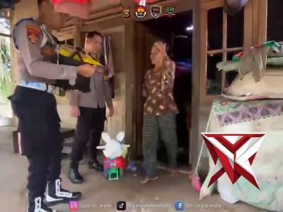 Personil Polres Musi Banyuasin Melaksanakan Jumat Berkah