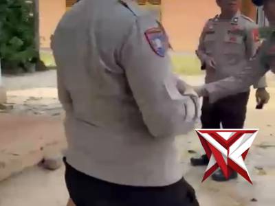 Sinergitas Polri dan Masyarakat: Polsek Muara Lakitan Laksanakan Kerja Bakti di Gereja GPdI - PoliceTube