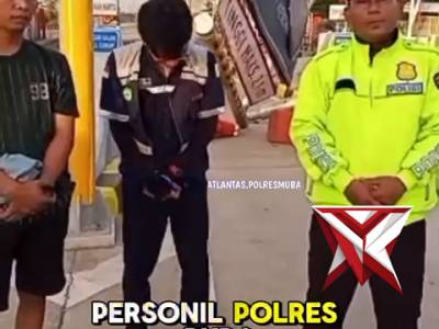 Laka tunggal di pintu tol betajam??