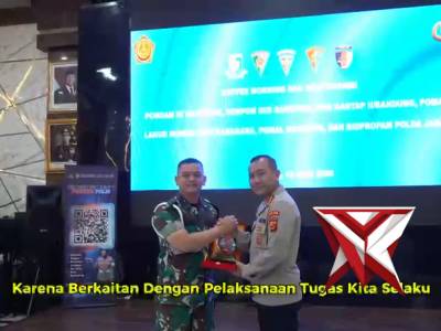 Plt. Kapolrestabes Bandung Kombes Pol. Adiwijaya, S.I.K., memimpin kegiatan coffee morning dan silat - PoliceTube