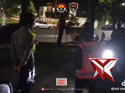 7. Giat patroli malam hari - PoliceTube