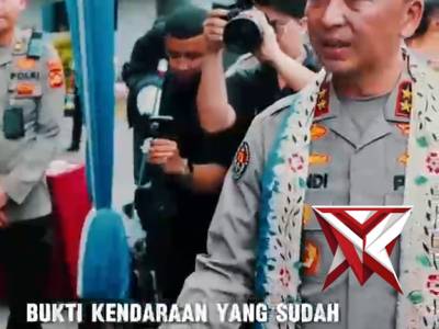 Suasana haru dan bahagia mewarnai Lapangan Gedung Presisi