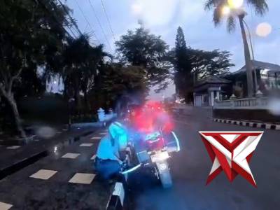 Sat lantas Polres Kuningan perduli sesama