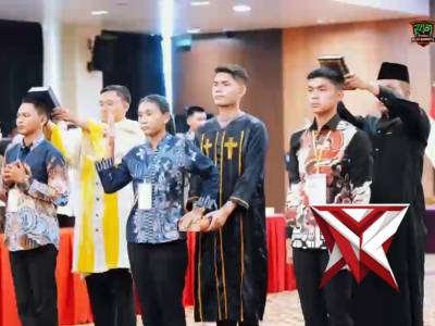 Kapolda Sumatera Selatan Irjen Pol Dr. Sandi Nugroho memimpin upacara pengambilan sumpah dan penanda