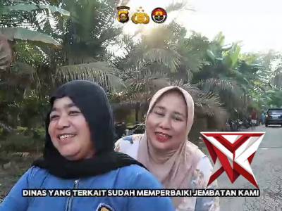 Anggota polres mura renovasi jembatan