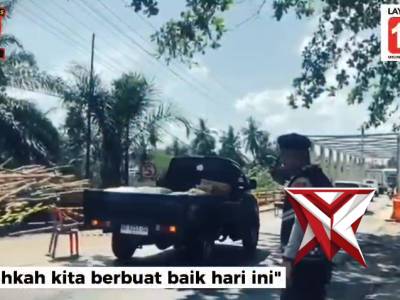 Humanis Sesuai Arahan Kapolda Sumsel,  Unit Patroli Polsek Ma Beliti Polres Musi Rawas Bantu Lansia