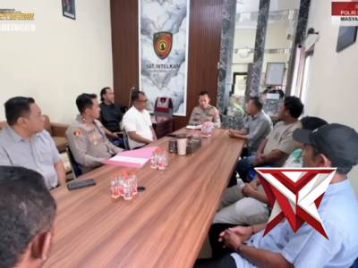 Audiensi warga Desa Betek bersama Kapolres Probolinggo AKBP M. Wahyudin Latif