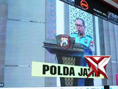 QWakapolres Kediri Kota Kompol Putu Gde Caka Pratyaksa Ratsuko bersama Kabag SDM Polres Kediri Kota