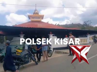 Personil polsek kisar laksanakan pengamanan ibadah sholat jumat - PoliceTube