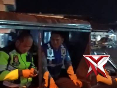 Kapolsek Bantur bersama anggota berangkat melaksanakan pengamanan orkes melayu di Pringgodani