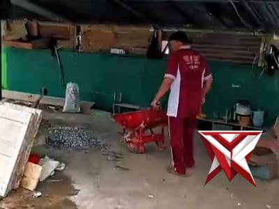 POLISI PENOLONG MASYARAKAT. - PoliceTube