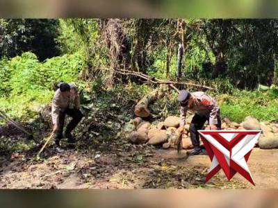 POLRES LUBUK LINGGAU
MELAKSANAKAN PROGRAM
BERSIH LINGKUNGAN DAN ASRI
(BELIDA)