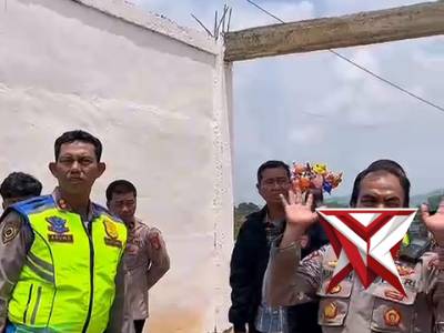 ?Pastikan Keamanan Ibadah, Kapolres Musi Rawas Pantau Langsung Giat  Ibadah di Gereja