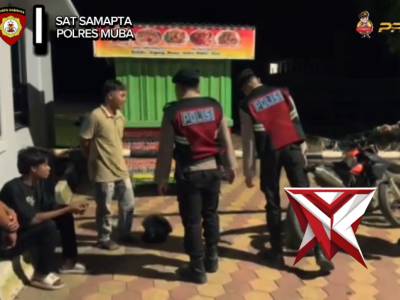 Pers Sat Samapta Melaksanakan Patroli Malam di Taman Seputaran Kota Sekayu 9.11