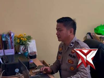 Senyum safa salam - PoliceTube