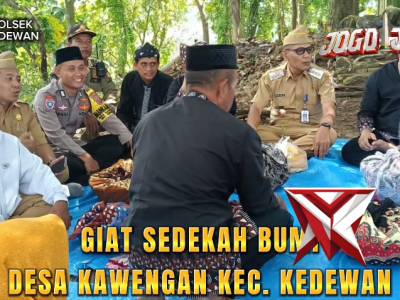 Bhabinkamtibmas Desa Kawengan menyatu dengan Warga dalam Giat Sedekah Bumi Desa Kawengan