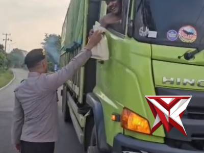 Jumat berkah, polri untuk masyarakat