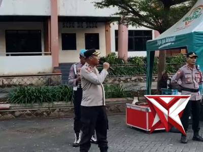 Pengamanan Pengajian Akbar dan Halal Bihalal PSHT?

Polres Magetan melaksanakan pengamanan