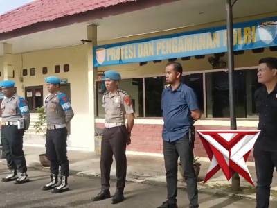 Apel pagi dan arahan Kasipropam Polres Mura