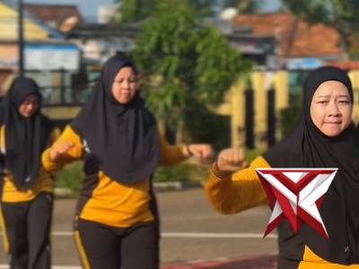 Olahraga bersama ..?? - PoliceTube