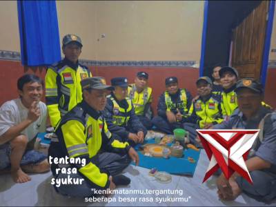 Pak bhabin bersama linmas desa Wiyurejo