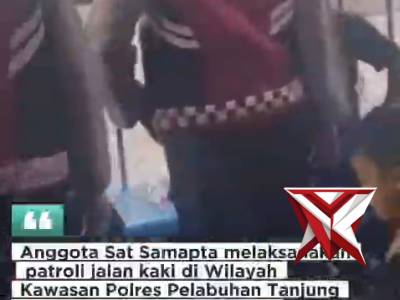 Patroli Dialogis Jalan Kaki Satsamapta Polres Pelabuhan Tanjung Priok, Cegah Gangguan Kamtibmas dan