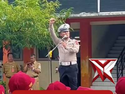 Repost @sahabatpropam
Satlantas Polres Purbalingga kembali menggelar program "Polantas Menyapa" di