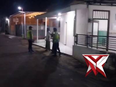 Patroli poskamling polsek ngariboyo di ds mojopurno