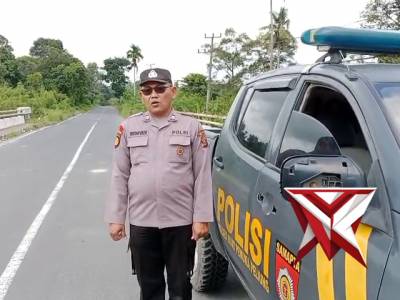 Kanit samapta polsek bp peliung melaporkan pantauan arus lalin di jl lintas martapura -belitang - PoliceTube