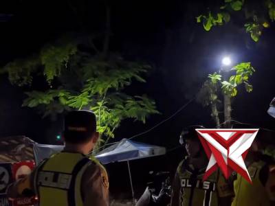 Kapolres Gunungkidul Pantau Langsung Rekayasa Lalu Lintas di Jalur Pantai - PoliceTube