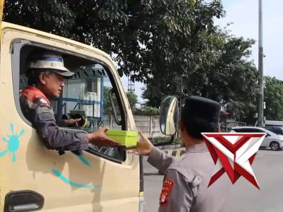 Jum'at Berkah Peduli - PoliceTube