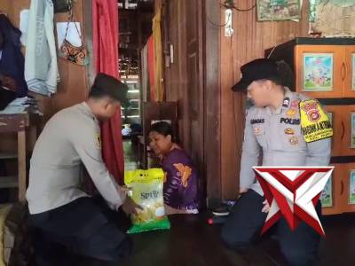 BAKTI SOSIAL BHABIN POLSEK MUARA RUPIT DALAM RANGKA MENYAMBUT HUT BHAYANGKARA KE-80 - PoliceTube