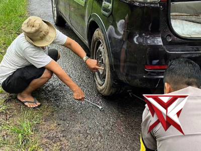 Giat pertolongan SM6 - PoliceTube