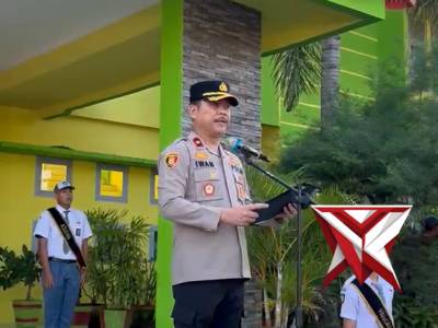 7. Waka Polres Muba menjadi Irup di Sekolah