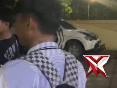 anggota satlantas polres mura membantu masyarakat