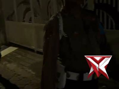 Patroli jalan kaki Polsek pakal - PoliceTube