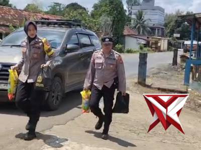 Polsek babat Toman memberikan Bantuan Berupa Sembako untuk korban Kebakaran..