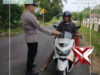 Samapta Polsek Jejawi laksanakan giat KRYD di Depan Mako dengan target orang, muatan dan surat kenda