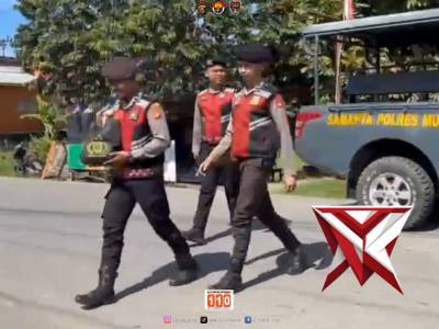 Berbagi rezeki, berbagi senyuman. Polisi sahabat masyarakat - PoliceTube