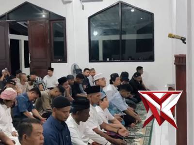 Sholat isya & tarawih berjamaah di masjid polres maluku barat daya