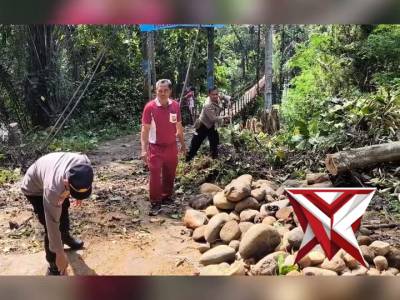 Giat belidasri - PoliceTube