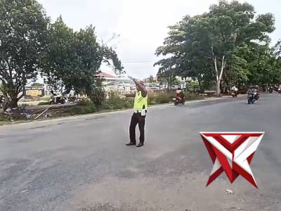 Jumat Pagi , Unit Lantas Polsek Pontianak Kota Laksankan Strong Point Pagi Hari