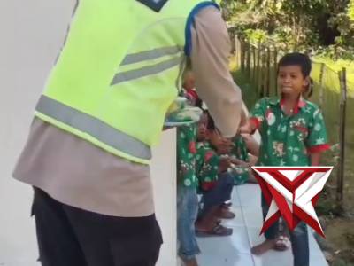 Pastikan Ibadah Khidmat, Polsek STL ulu Amankan Paskah di gereja GKII desa Sukaraya - PoliceTube