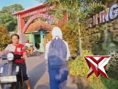 Pagi itu sempat terasa menegangkan. Waktu sudah menunjukkan jam rawan terlambat, sementara di tengah - PoliceTube