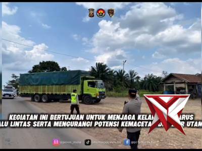 Penyekatan kendaraan sumbu 3 keatas oleh personel Polres Muba